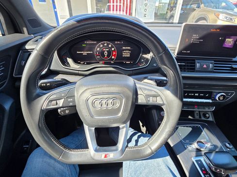 Used 2019 Audi SQ5 Premium Plus w/ Premium Plus Package AWD/4WD image 17