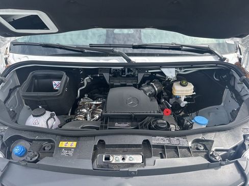 Used 2025 Mercedes-Benz Sprinter 2500 image 30