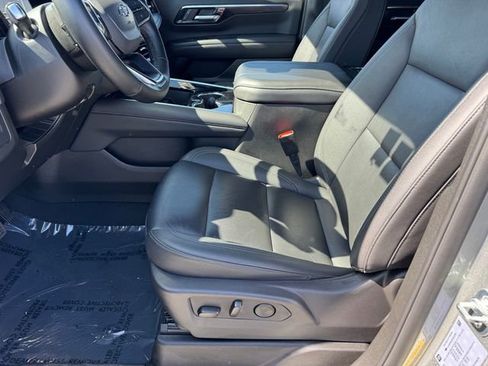 Certified 2025 Chevrolet Tahoe Z71 image 18