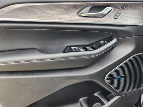 Used 2021 Jeep Grand Cherokee L Overland w/ Luxury Tech Group IV image 22