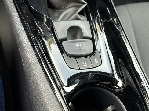 Used 2022 Toyota C-HR XLE image 29