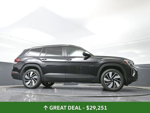 Used 2024 Volkswagen Atlas SE image 49