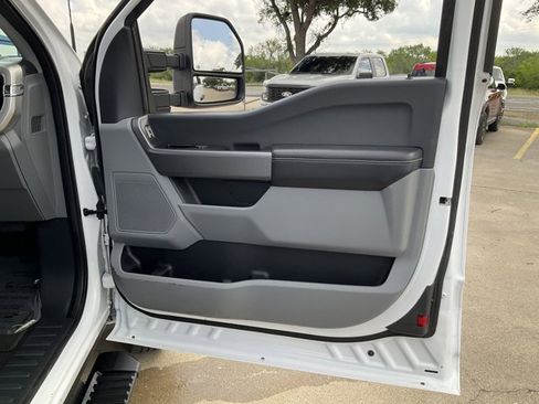 Certified 2025 Ford F350 XLT AWD/4WD image 18
