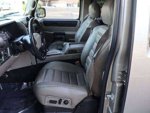 Used 2003 HUMMER H2 w/ Preferred Equipment Group AWD/4WD image 19