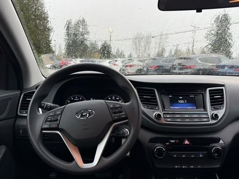 Used 2018 Hyundai Tucson SE image 19