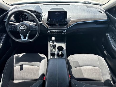 Used 2025 Nissan Altima 2.5 SV FWD image 20