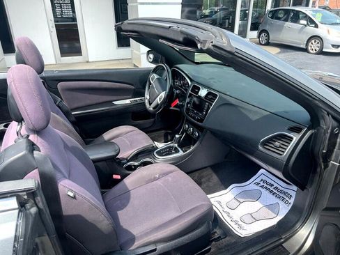 Used 2013 Chrysler 200 Touring image 9