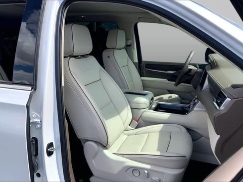 Used 2023 GMC Yukon XL Denali w/ Max Trailering Package AWD/4WD image 9