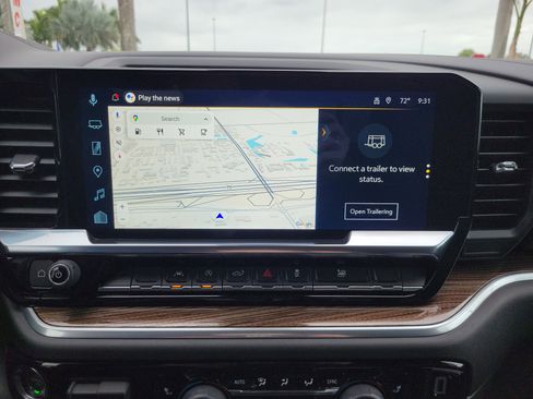 Used 2025 Chevrolet Silverado 1500 LT w/ Leather Package image 10