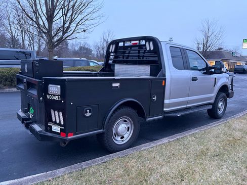 Used 2022 Ford F250 XL w/ Power Equipment Group image 11