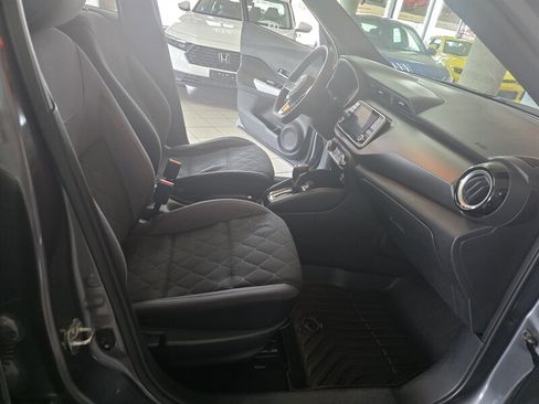 Used 2020 Nissan Kicks SV FWD image 11