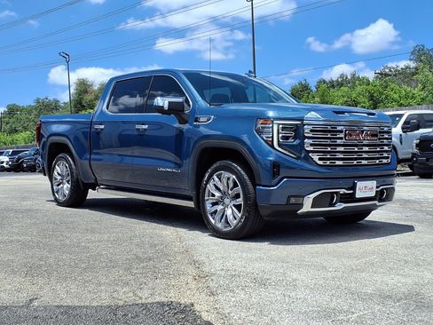 Used 2024 GMC Sierra 1500 Denali w/ Denali Reserve Package AWD/4WD image 4