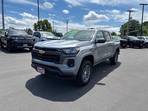 Used 2023 Chevrolet Colorado LT w/ LT Convenience Package AWD/4WD image 9