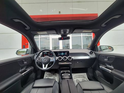 Used 2020 Mercedes-Benz GLB 250 4MATIC image 9