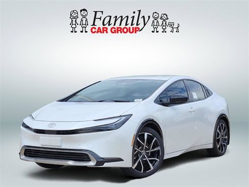 New 2025 Toyota Prius Plug-In Hybrid image 1