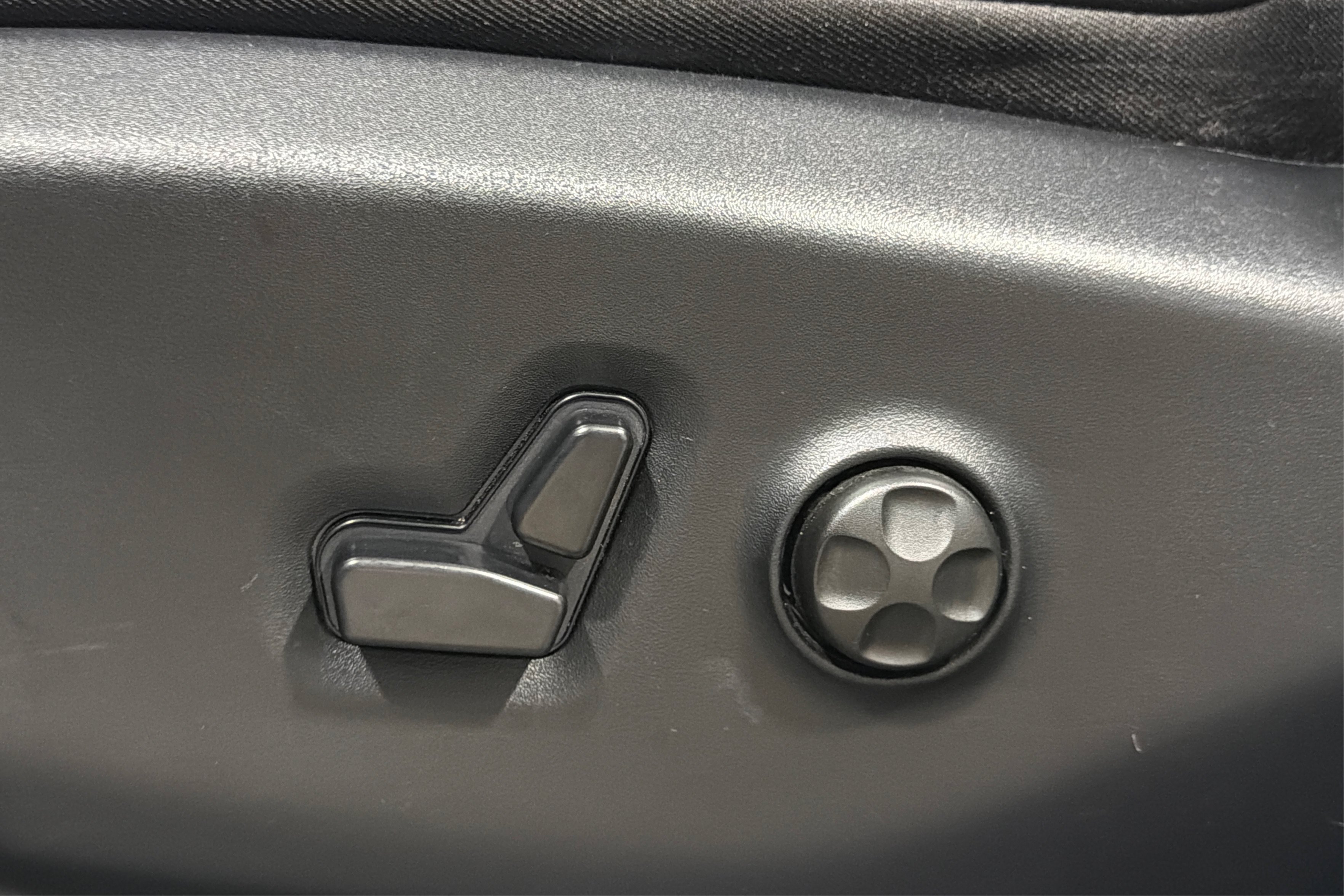 Used 2026 Chrysler Pacifica Select FWD image 19