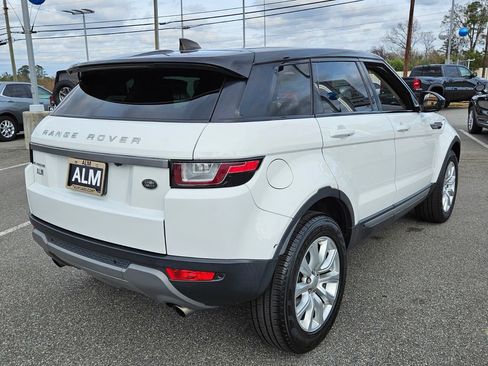 Used 2019 Land Rover Range Rover Evoque SE image 12