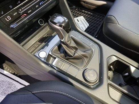 New 2025 Volkswagen Taos SEL image 24