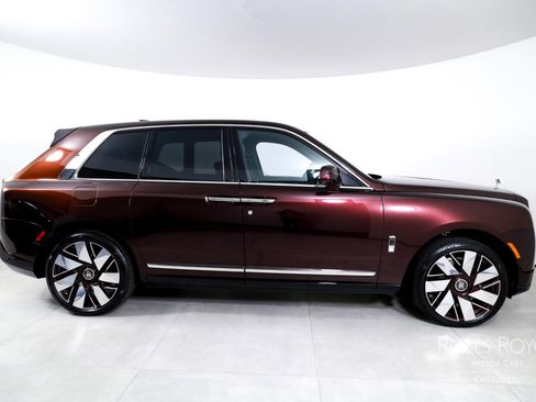 Certified 2025 Rolls-Royce Cullinan AWD/4WD image 10