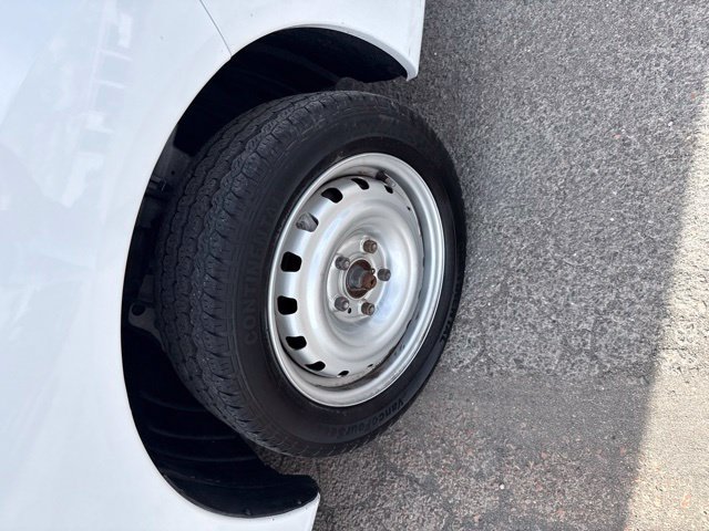 Used 2020 Nissan NV200 S FWD image 8