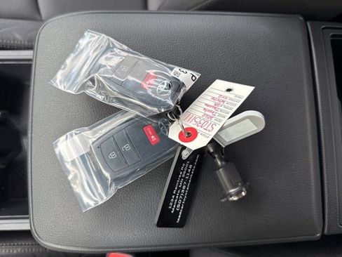 Used 2025 Toyota Tacoma SR image 30