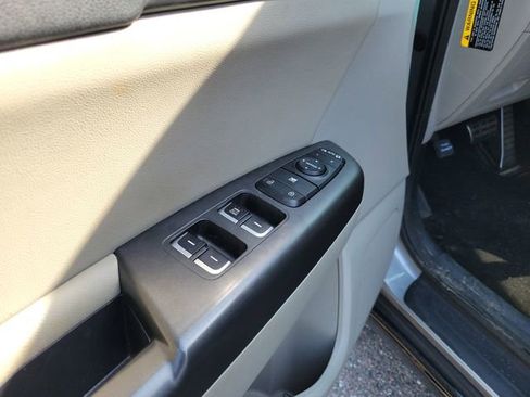 Used 2021 Kia Sportage S FWD image 11