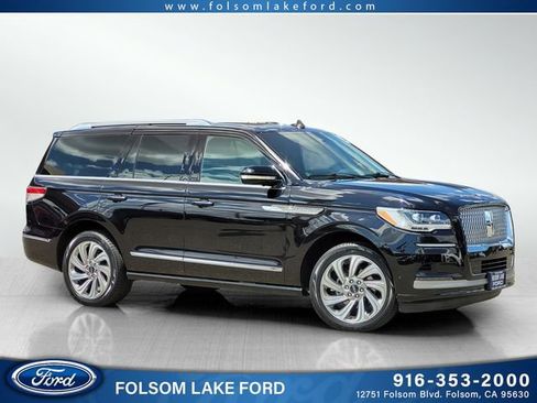 Used 2024 Lincoln Navigator Reserve AWD/4WD image 1
