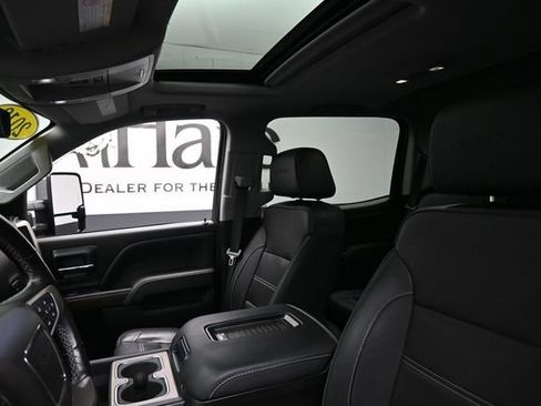 Used 2019 GMC Sierra 2500 Denali w/ Duramax Plus Package AWD/4WD image 18