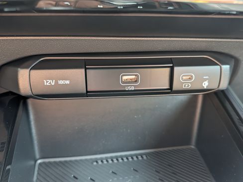 Certified 2024 Kia Niro EX w/ EX Cold Weather Package FWD image 33
