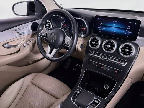 Used 2021 Mercedes-Benz GLC 300 image 16