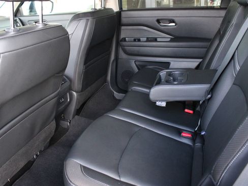 Used 2024 Nissan Pathfinder SL w/ Cargo Package AWD/4WD image 16