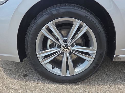 Used 2024 Volkswagen Jetta SE FWD image 12