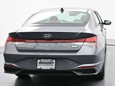 Used 2023 Hyundai Elantra SEL image 6