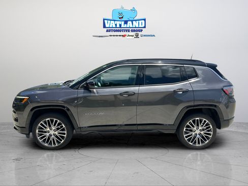 Certified 2022 Jeep Compass Limited w/ Elite Group AWD/4WD image 2