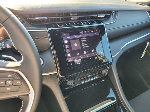 New 2025 Jeep Grand Cherokee Laredo image 22