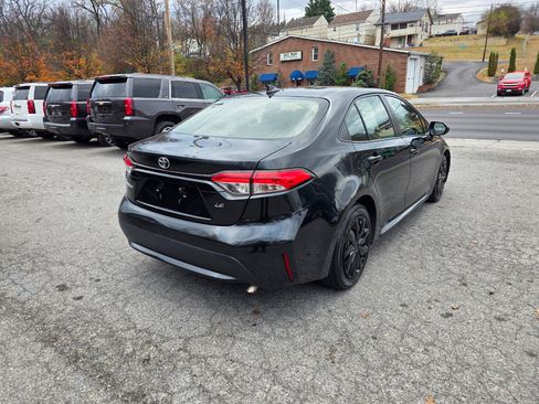 Used 2021 Toyota Corolla LE image 5