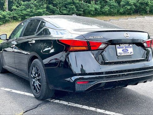 Used 2019 Nissan Altima 2.5 S FWD image 3