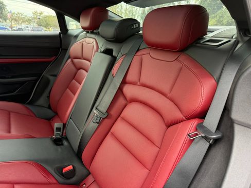 Used 2020 Porsche Taycan image 28