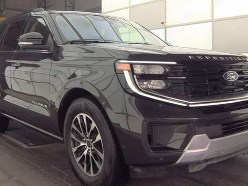 Certified 2025 Ford Expedition Platinum image 2