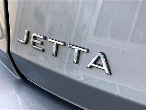 Used 2024 Volkswagen Jetta SE FWD image 31