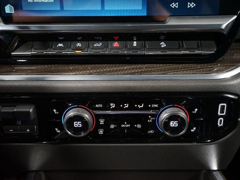 Used 2024 Chevrolet Silverado 1500 LT Trail Boss w/ Convenience Package II AWD/4WD image 23