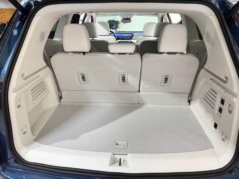 New 2026 Buick Enclave Avenir w/ Super Cruise Package image 9