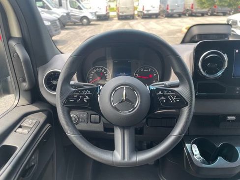Used 2025 Mercedes-Benz Sprinter 2500 image 26