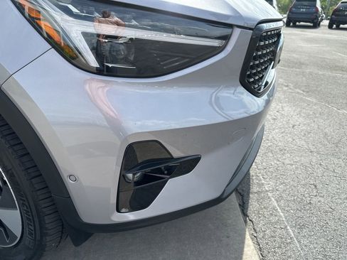 Certified 2026 Volvo XC40 B5 Plus AWD/4WD image 13
