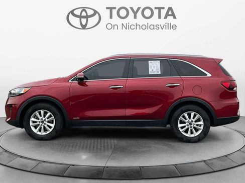 Used 2020 Kia Sorento LX w/ LX I4 Convenience Package image 3