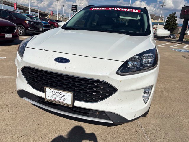 Used 2021 Ford Escape Titanium w/ Class II Trailer Tow Package AWD/4WD image 3
