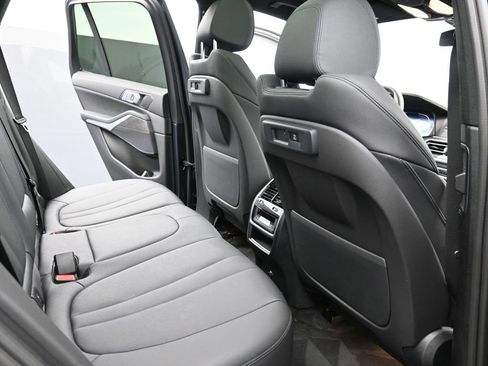 Used 2022 BMW X5 xDrive40i w/ Parking Assistance Package image 18