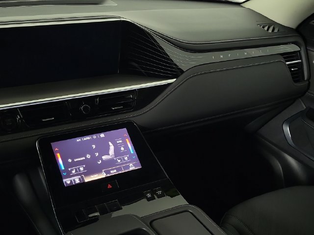 Certified 2026 INFINITI QX80 Luxe RWD image 13