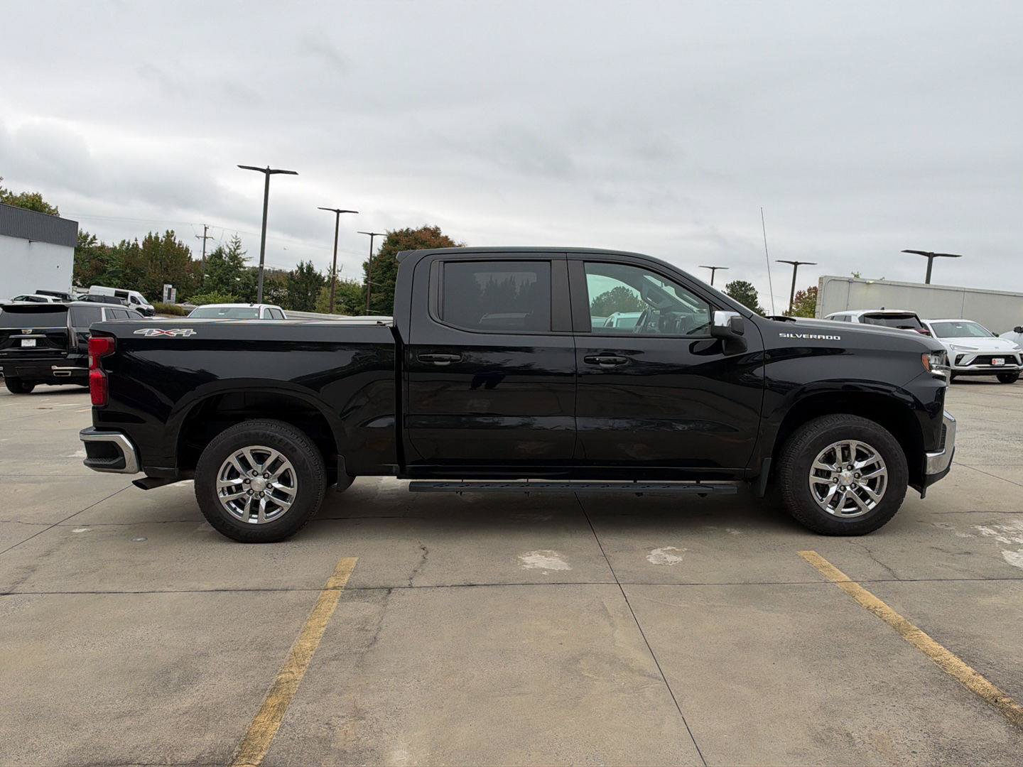 Used 2021 Chevrolet Silverado 1500 LT AWD/4WD image 6