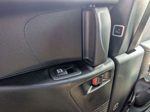 New 2025 Chrysler Pacifica Select FWD image 26